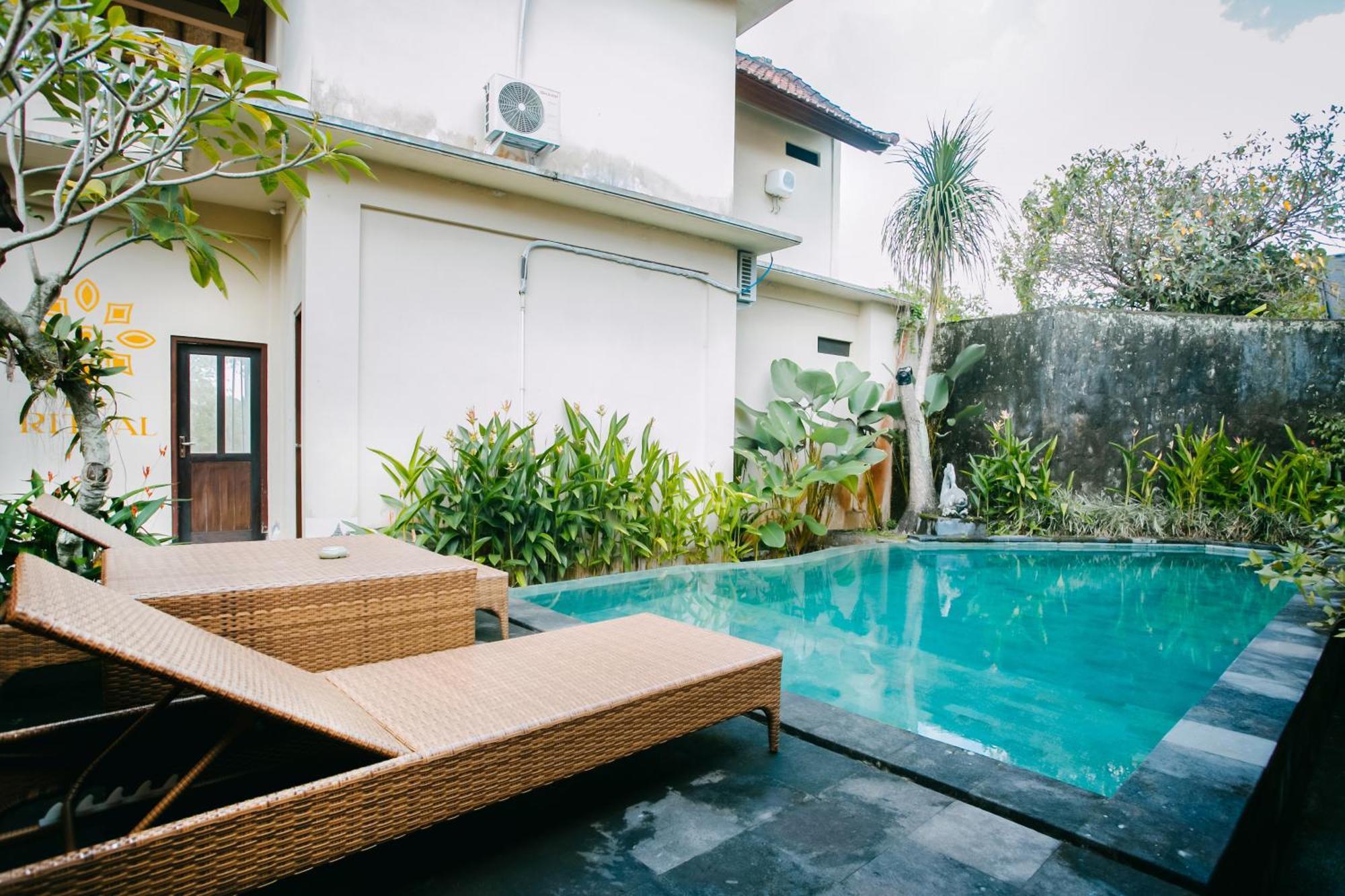 Nobody Bali At Arya Gasthof *